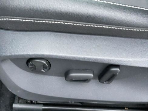 Used 2022 Volkswagen Taos SE image 23