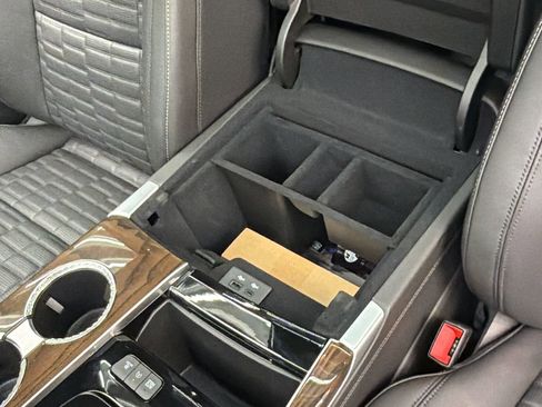 Used 2025 Cadillac Escalade Sport Platinum w/ LPO, ONYX Package image 23