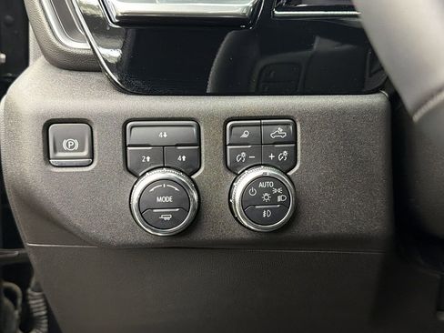 Used 2025 GMC Sierra 2500 SLE w/ SLE Value Package; image 22