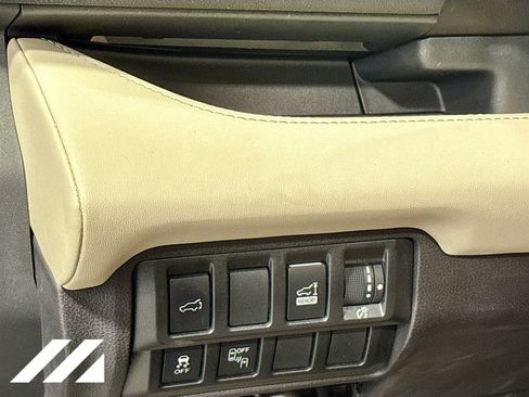 Used 2019 Subaru Ascent Touring w/ Popular Package #3 AWD/4WD image 9