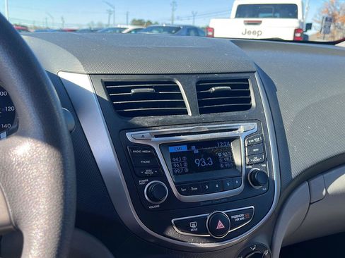 Used 2015 Hyundai Accent GLS w/ Option Group 02 image 10