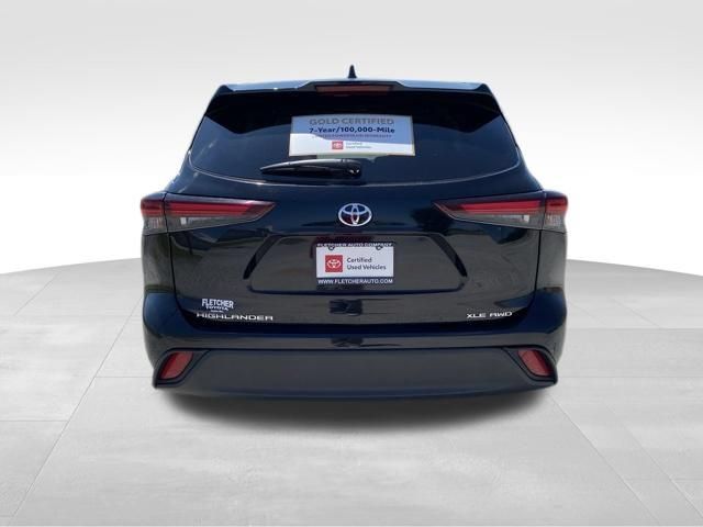 Certified 2025 Toyota Highlander XLE AWD/4WD image 3