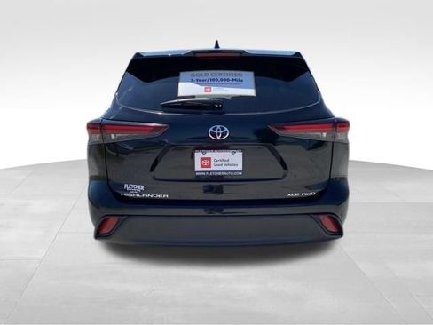Certified 2025 Toyota Highlander XLE AWD/4WD image 3