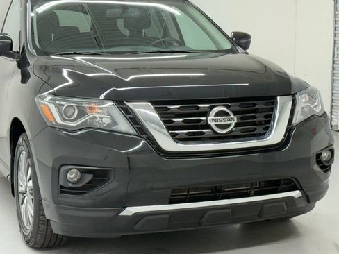 Used 2020 Nissan Pathfinder SV image 10