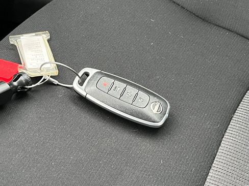 Used 2025 Nissan Sentra SV image 21