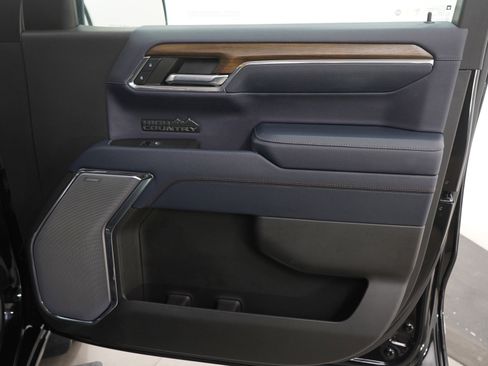 Used 2024 Chevrolet Silverado 1500 High Country image 11