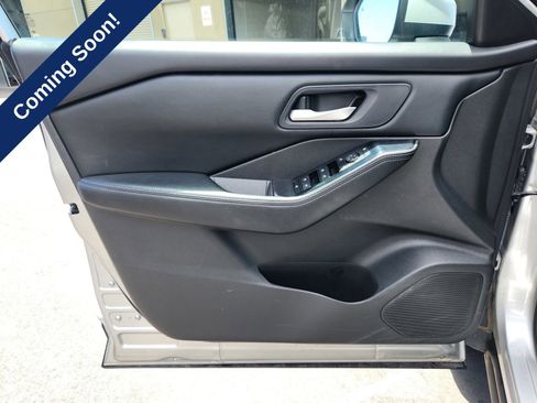 Used 2024 Nissan Rogue SV FWD image 19