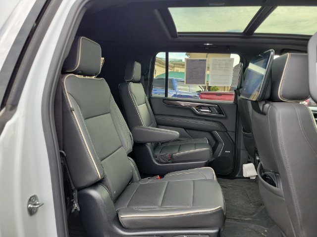 Used 2025 GMC Yukon XL Elevation w/ Elevation Premium Package AWD/4WD image 33