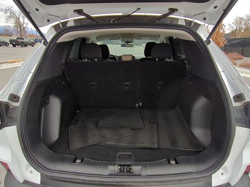 Used 2022 Ford Escape SE image 32