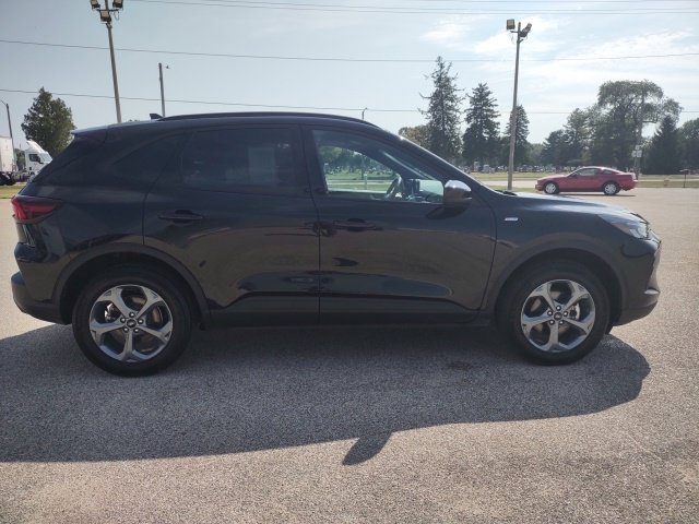 Used 2025 Ford Escape ST-Line Select AWD/4WD image 7
