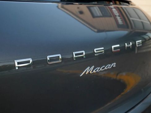 Used 2018 Porsche Macan Sport Edition AWD/4WD image 11