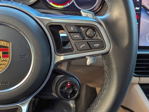 Certified 2022 Porsche Cayenne E-Hybrid image 34