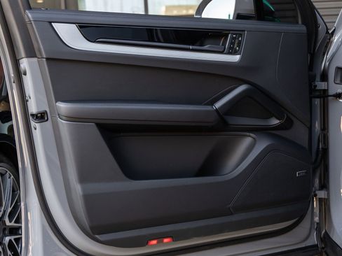 Certified 2026 Porsche Cayenne image 22