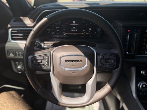 Used 2024 GMC Yukon XL Denali AWD/4WD image 16