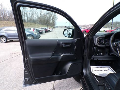 Used 2021 Toyota Tacoma TRD Sport w/ TRD Premium Sport Package image 12