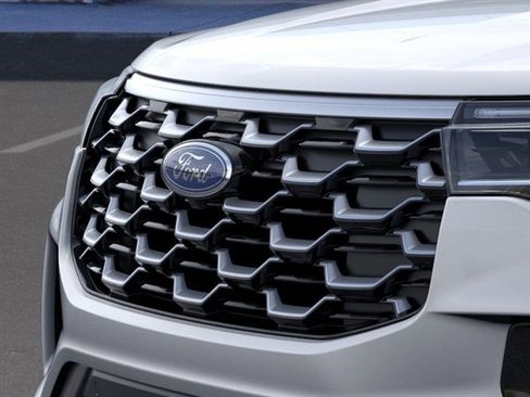 New 2025 Ford Explorer Platinum image 17