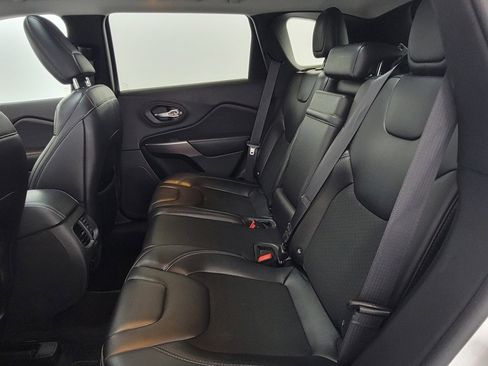 Used 2019 Jeep Cherokee Latitude Plus w/ Comfort/Convenience Group image 14