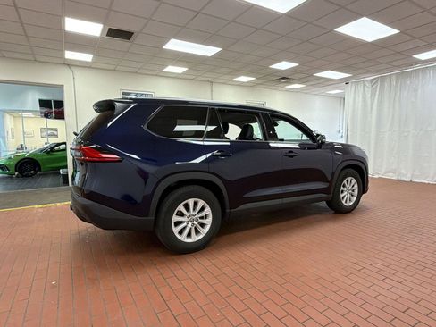 Used 2024 Toyota Grand Highlander Limited image 8