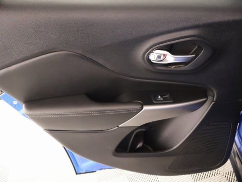 Used 2022 Jeep Cherokee Latitude Lux image 16