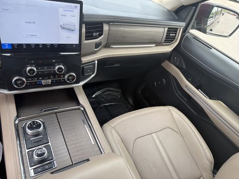 Used 2024 Ford Expedition Max Limited AWD/4WD image 23