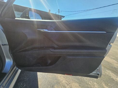 Used 2020 Toyota Camry LE image 40