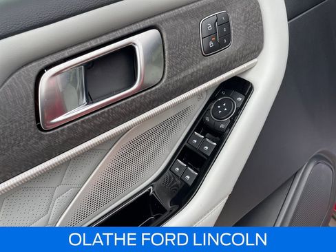 Used 2025 Ford Explorer Platinum w/ LUX Leather Package image 20