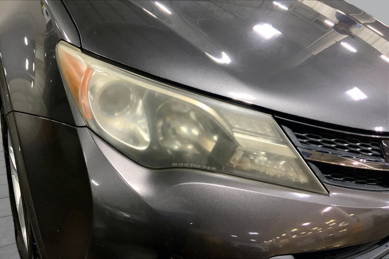 Used 2014 Toyota RAV4 XLE AWD/4WD image 28