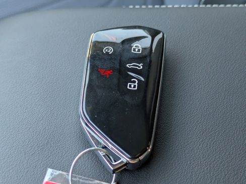 New 2026 Volkswagen Tiguan SE R-Line image 32