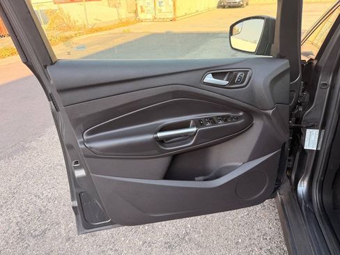 Used 2017 Ford C-MAX SE FWD image 21