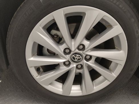 Used 2023 Toyota Camry LE image 31