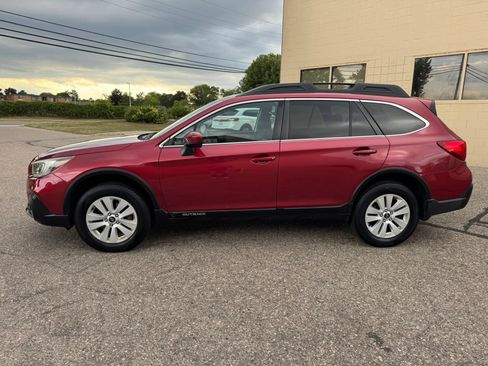 Used 2018 Subaru Outback 2.5i Premium AWD/4WD image 5