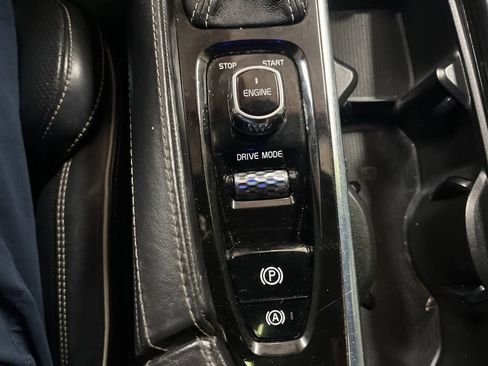 Used 2016 Volvo XC90 T6 R-Design w/ Protection Package Plus AWD/4WD image 22