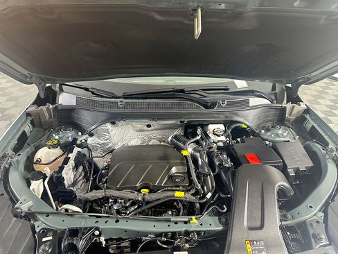 Used 2025 Chevrolet Trax LT image 33