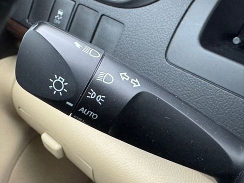 Used 2016 Toyota Camry LE FWD image 24