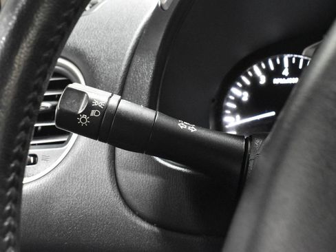 Used 2019 Nissan Pathfinder SL AWD/4WD image 15