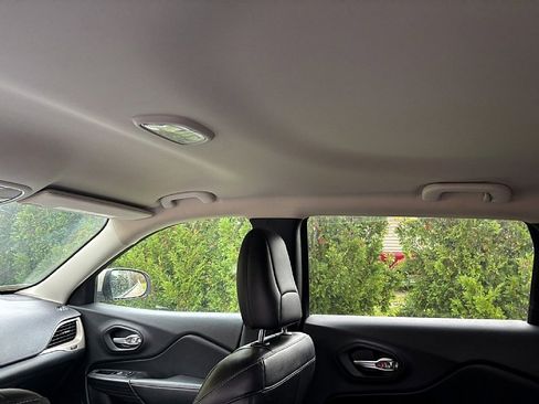 Used 2014 Jeep Cherokee Limited w/ Trailer Tow Group image 16