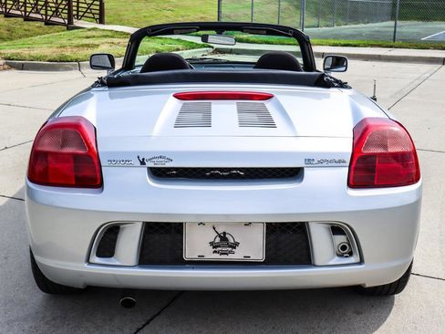 Used 2003 Toyota MR2 RWD image 12