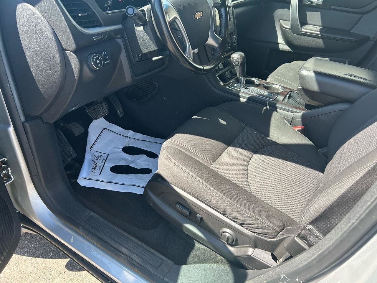 Used 2017 Chevrolet Traverse LT w/ Style and Technology Package FWD image 10