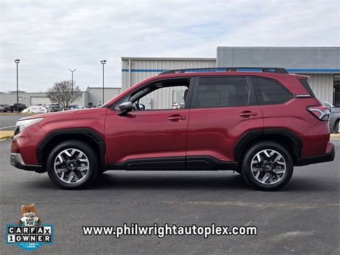 Used 2025 Subaru Forester Premium image 6