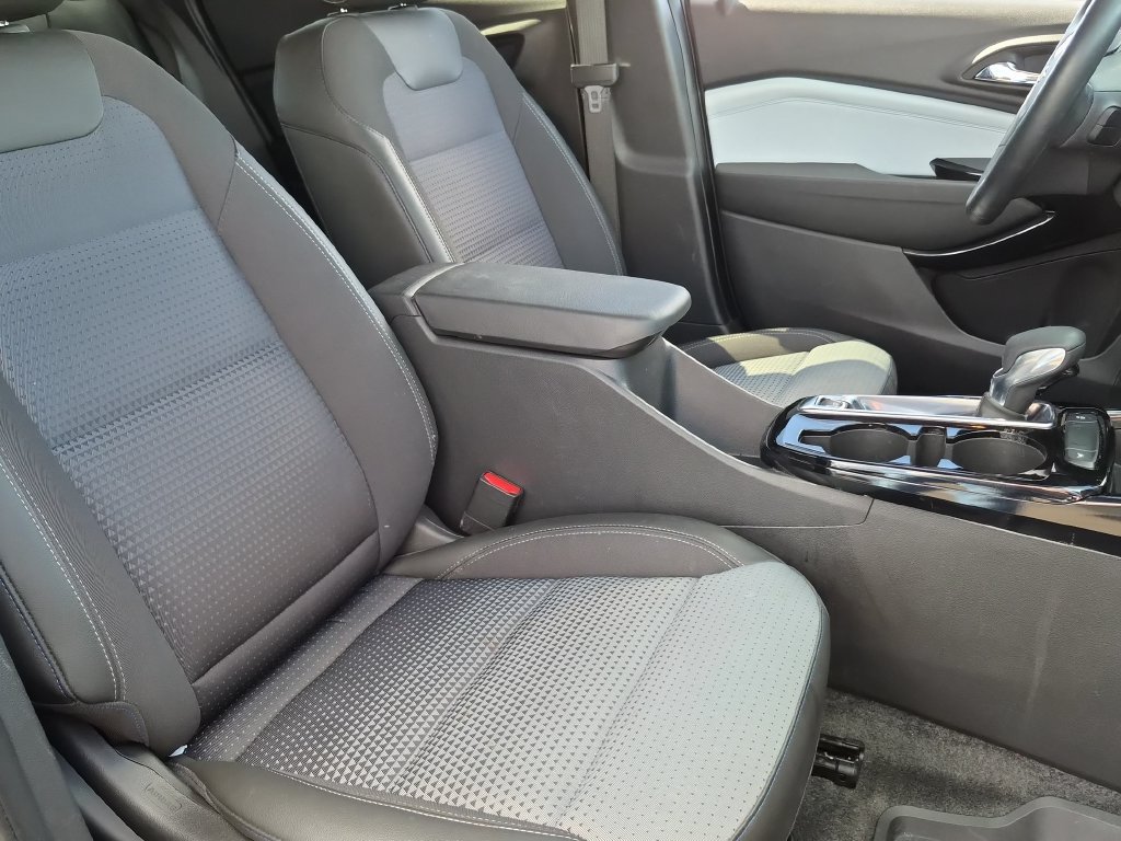 Certified 2024 Chevrolet Trax LT w/ Driver Confidence Package FWD image 28