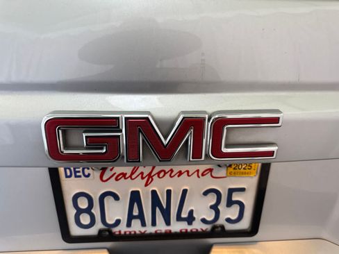 Used 2017 GMC Yukon XL SLT AWD/4WD image 16