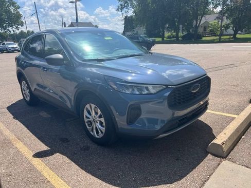 Used 2024 Ford Escape Active w/ Cold Weather Package FWD image 8