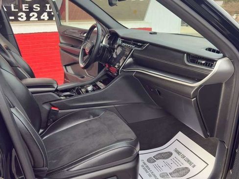 Used 2023 Jeep Grand Cherokee Altitude image 27