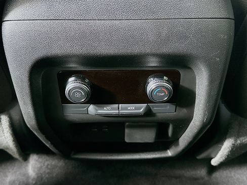 Used 2025 GMC Acadia Elevation image 28