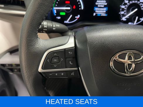 Used 2023 Toyota Sienna XLE FWD image 19