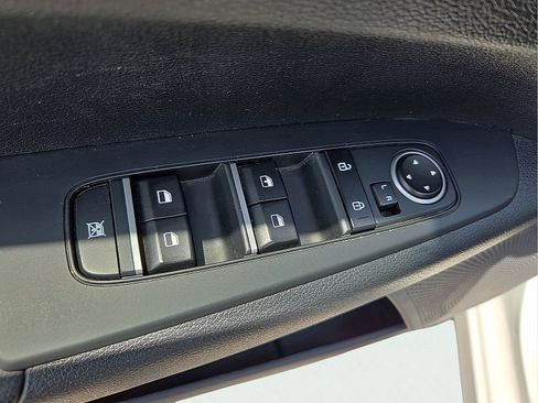 Used 2024 Kia Forte LXS w/ LXS Technology Package FWD image 14