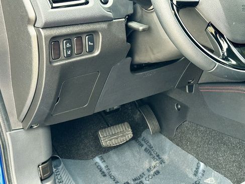 Used 2025 Mitsubishi Outlander Sport ES image 17