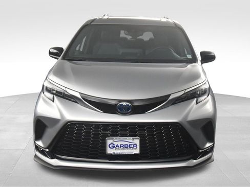 Used 2023 Toyota Sienna XSE w/ XSE Plus Package image 2