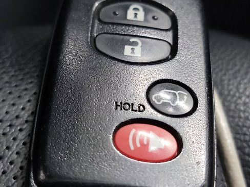 Used 2015 Toyota Venza XLE image 31