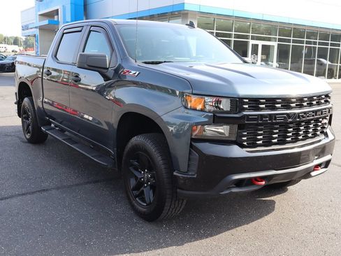 Used 2019 Chevrolet Silverado 1500 Custom Trail Boss w/ Custom Convenience Package AWD/4WD image 2